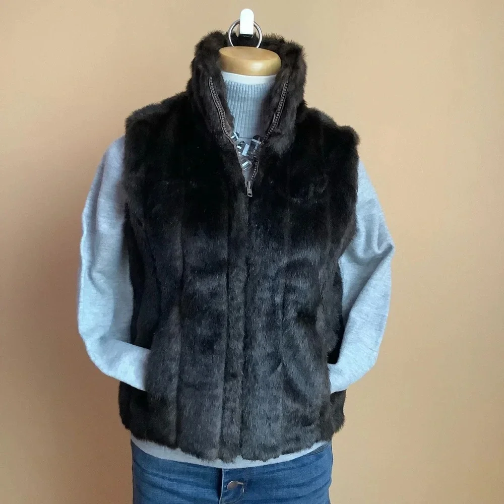 LE CHATEAU Faux Fur Mink Zip Vest Size S - Picture 2 of 15